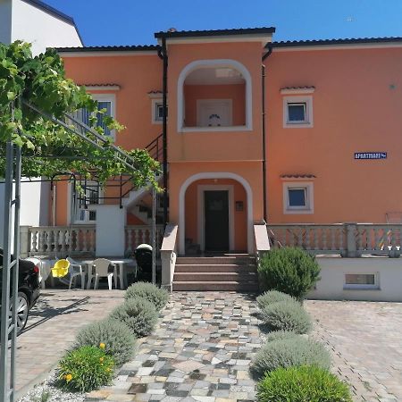 קרק Apartmani Bulajic מראה חיצוני תמונה